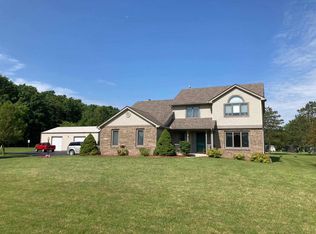 14221 Halter Rd, Leo, IN 46765
