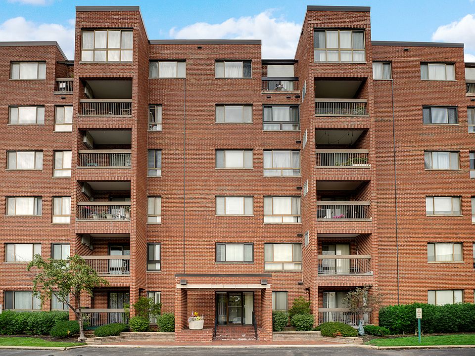 1st image of 600 Naples Ct APT 106