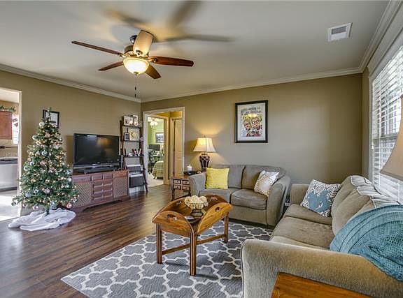 3rd image of 215 Richmonds Retreat Blvd