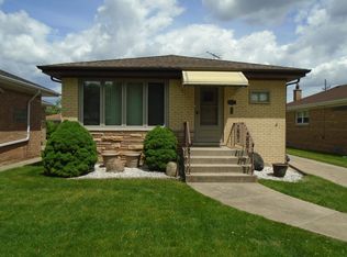 8317 N Shermer Rd, Niles, IL 60714