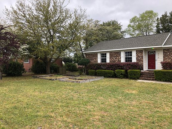 2nd image of 413 N Crestwood Dr