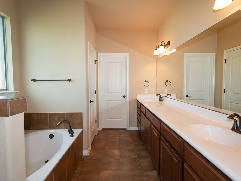 1078 Sussex Way — Photo 13
