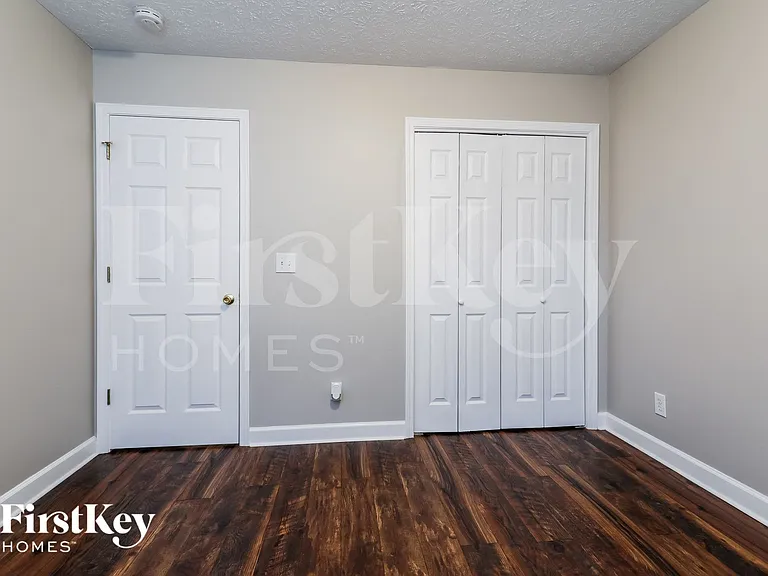 241 Ryan Rd — Photo 10