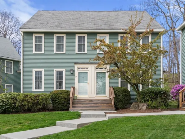 17 Brookdale Cir Unit 17, Shrewsbury, MA 01545