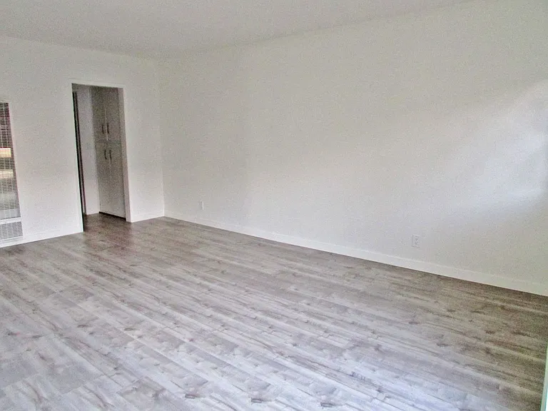 11511 Rochester Ave #11 — Photo 3