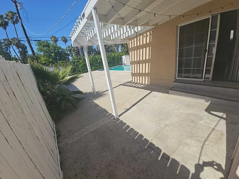 Bullock St — Photo 41