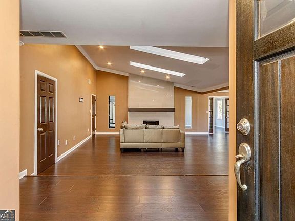 5th image of 1050 Terramont Dr
