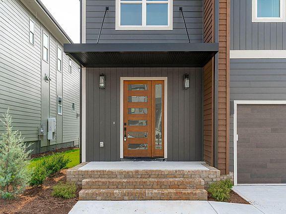 4th image of 1005 Addison Pl