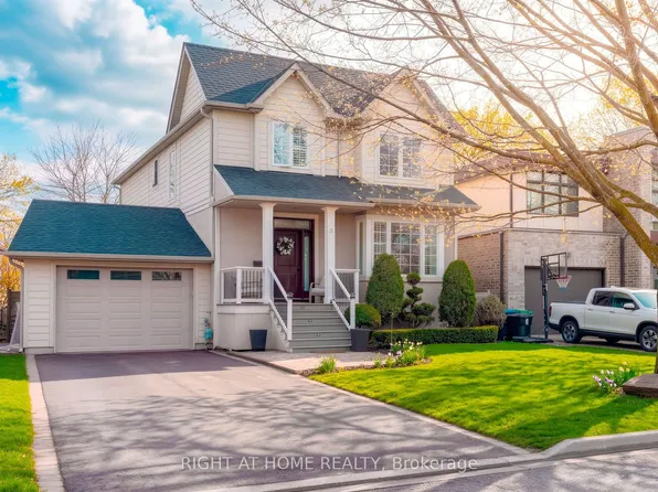 3 Dunning Cres, Toronto, ON M8W 4S7