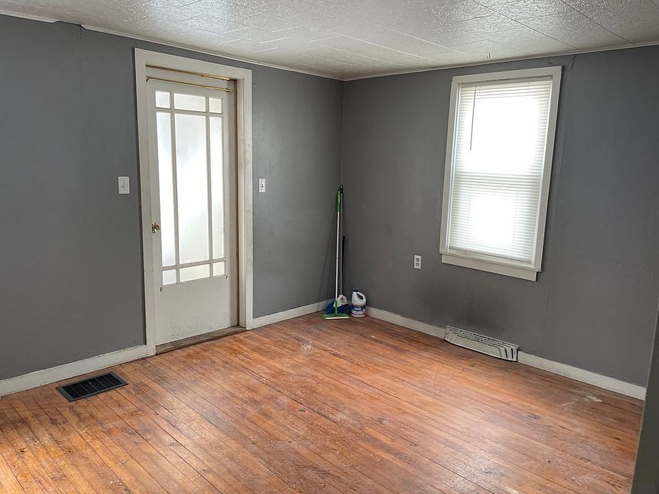 16 Patnode St, Malone, NY 12953 Zillow