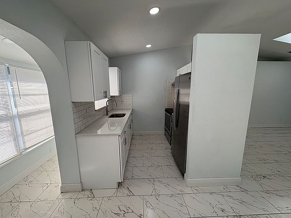 5th image of 2514 51st Avenue Ter W