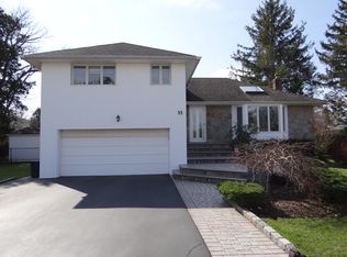 11 Coventry Rd, Syosset, NY 11791