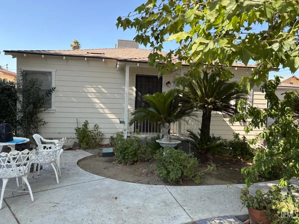 1326 Eureka St, Bakersfield, CA 93305