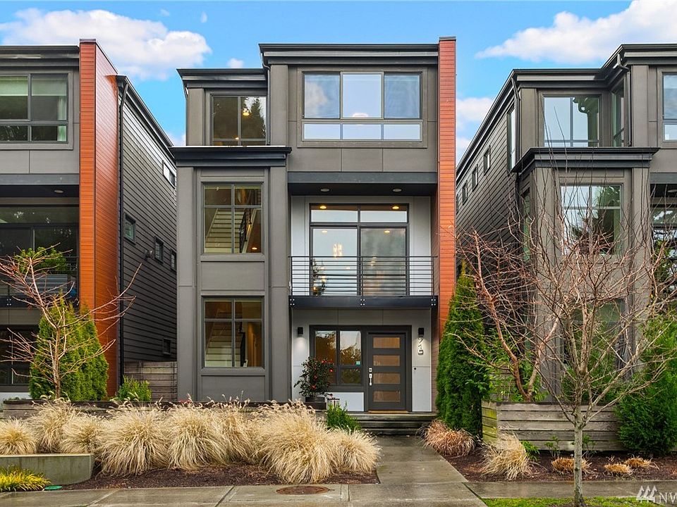 Sleek and sophisticated NW Contemporary designed Kirkland gem