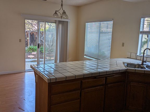3rd image of 39716 Potrero Dr