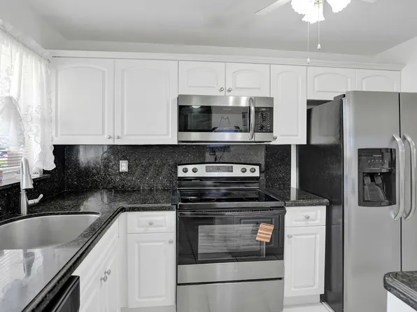 2651 Sunrise Lakes Drive E #104, Sunrise, FL 33322