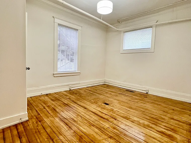 502 S Center St #C — Photo 3