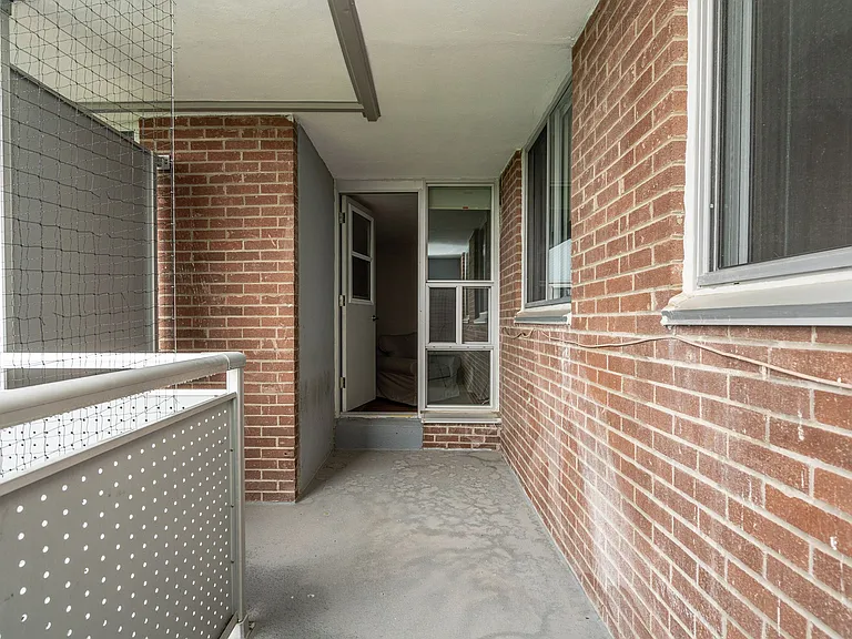 230 Oak St — Photo 42