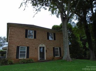 1015 Wimbledon Rd, Charlotte, NC 28209