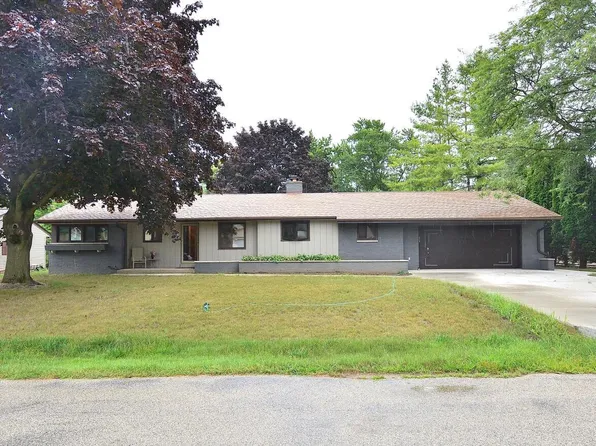 2315 West Daphne ROAD, Glendale, WI 53209
