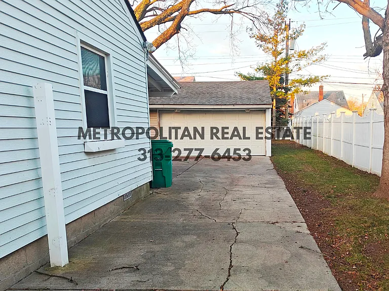 5839 Helen St — Photo 14