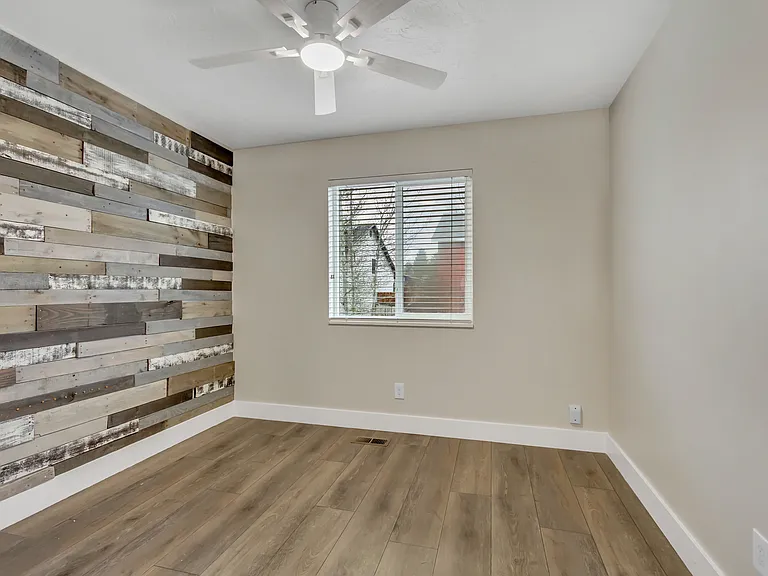 683 Seymore Dr — Photo 16