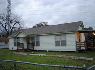302 Brockman St, Clute, TX 77531
