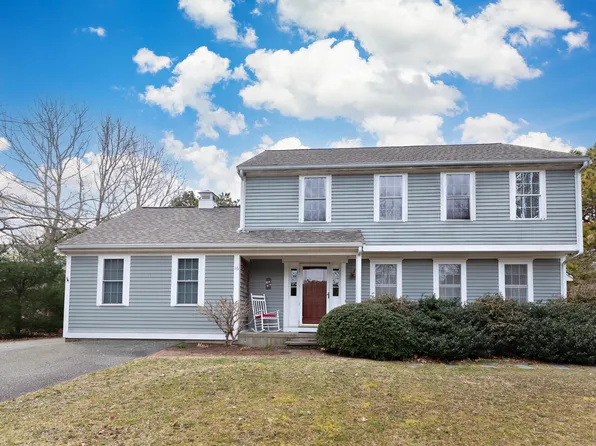 16 Quashnet Woods Drive, Mashpee, MA 02649