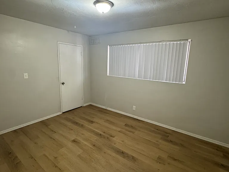 3537 N Jackson Ave — Photo 7