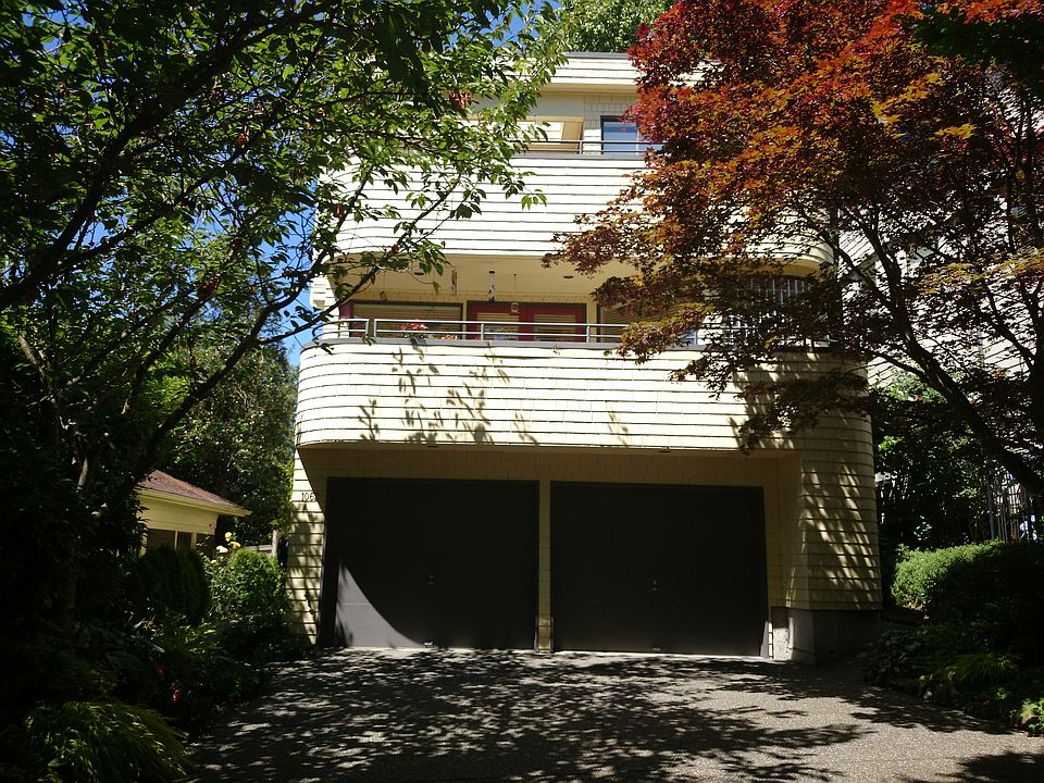 2nd image of 1062 E Blaine St