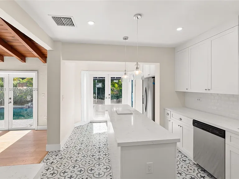 5614 San Vicente St — Photo 8
