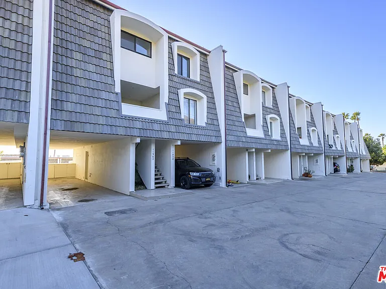 11958 Oceanaire Ln — Photo 4