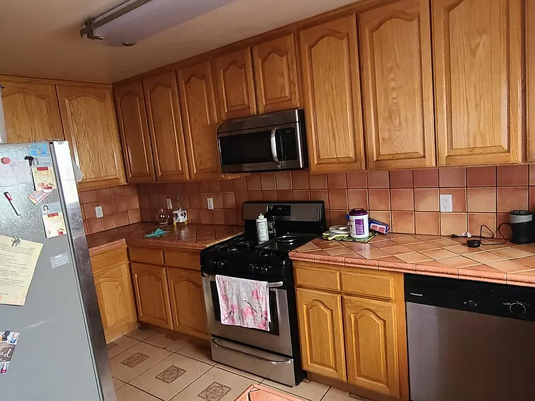 Kitchen Photo 1