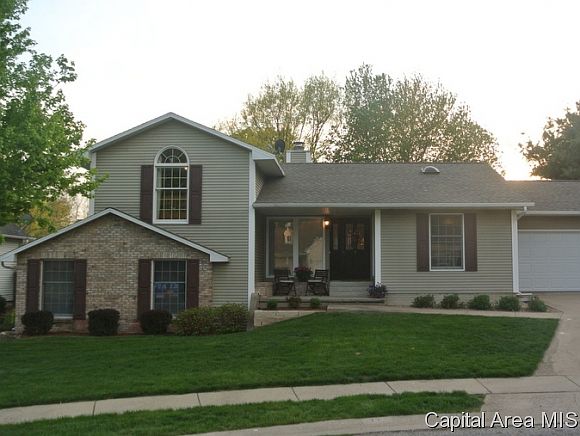 1st image of 11 Nob Hill Dr