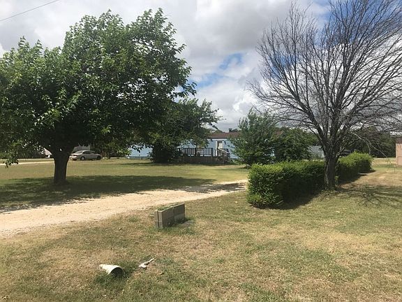 3rd image of 30 Willow Bend Ct