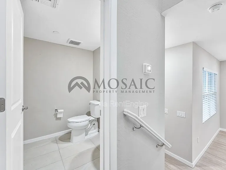 778 E Harper St #103 — Photo 14