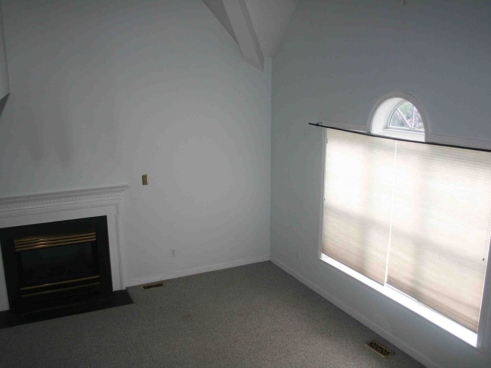 2nd image of 7463 Dutch Lily Ct