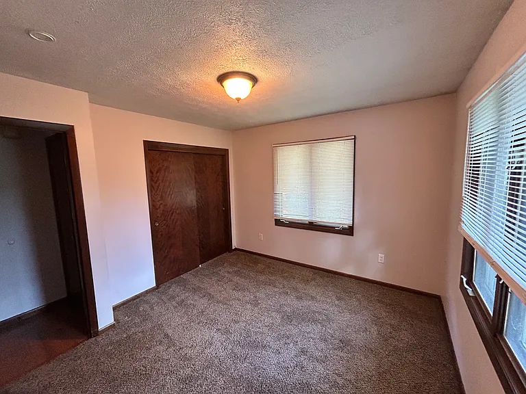 818 N Timberline Cir W — Photo 10