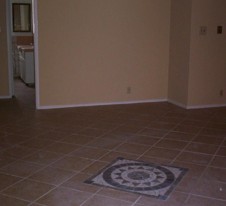 1st image of 640 Elm Ave APT 9