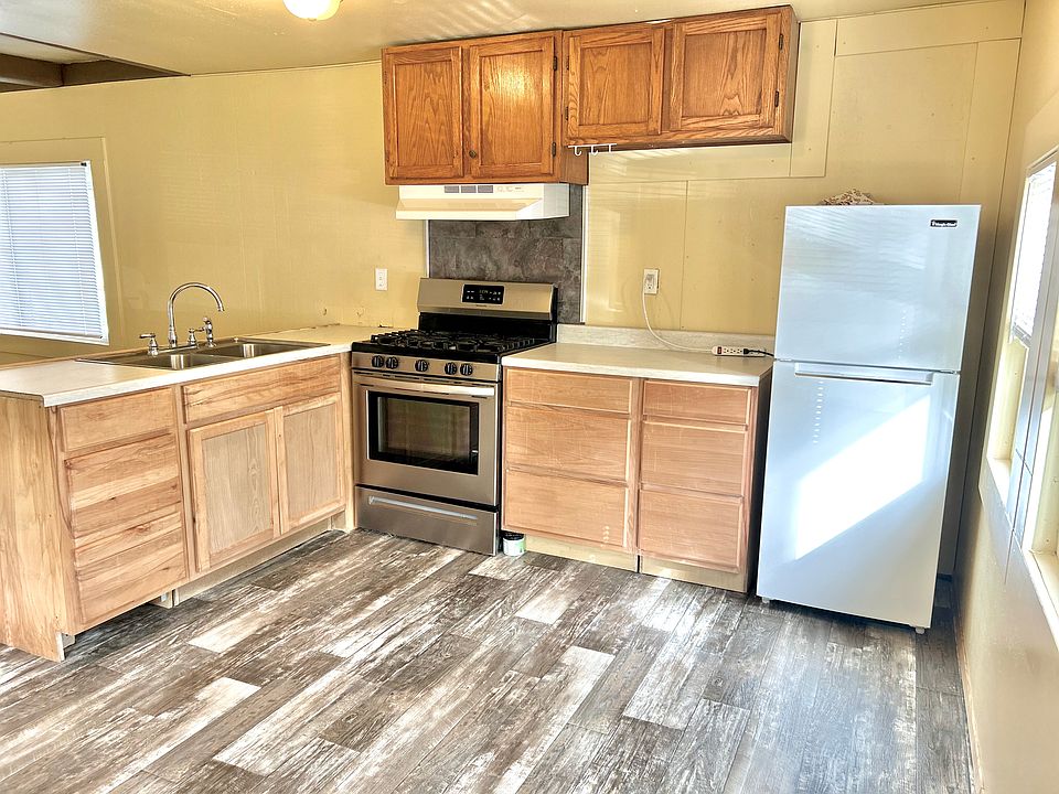 2nd image of 44499 Billy Jean Ln #9