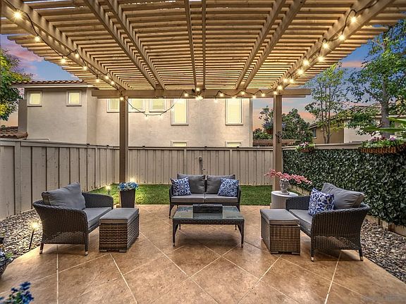 2nd image of 2252 Lago Madero