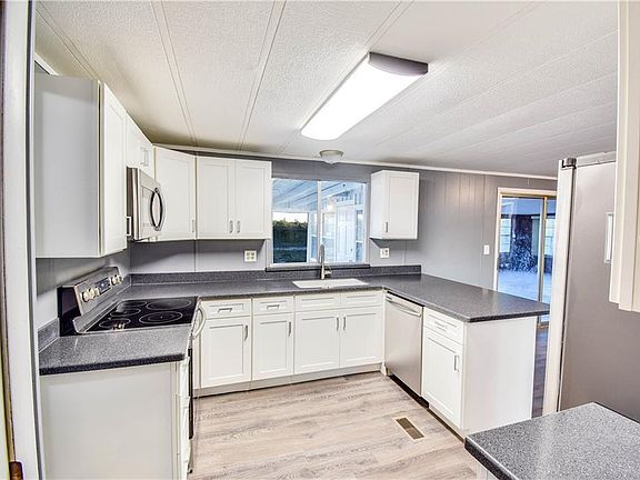 3rd image of 5835 Red Fox Dr SE