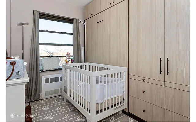 Sold by Douglas Elliman | media 27