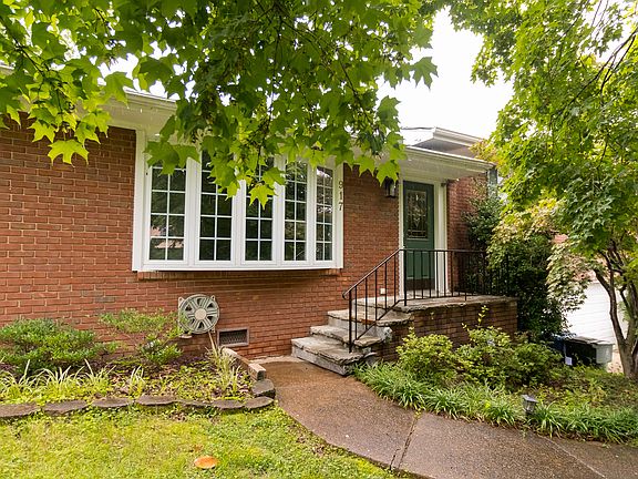2nd image of 917 Brynwood Dr