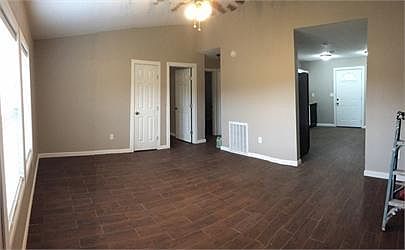 2nd image of 931 Meadowlark Cir