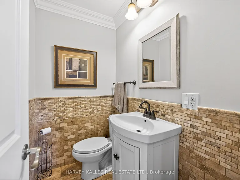 17 Lockheed Blvd — Photo 17