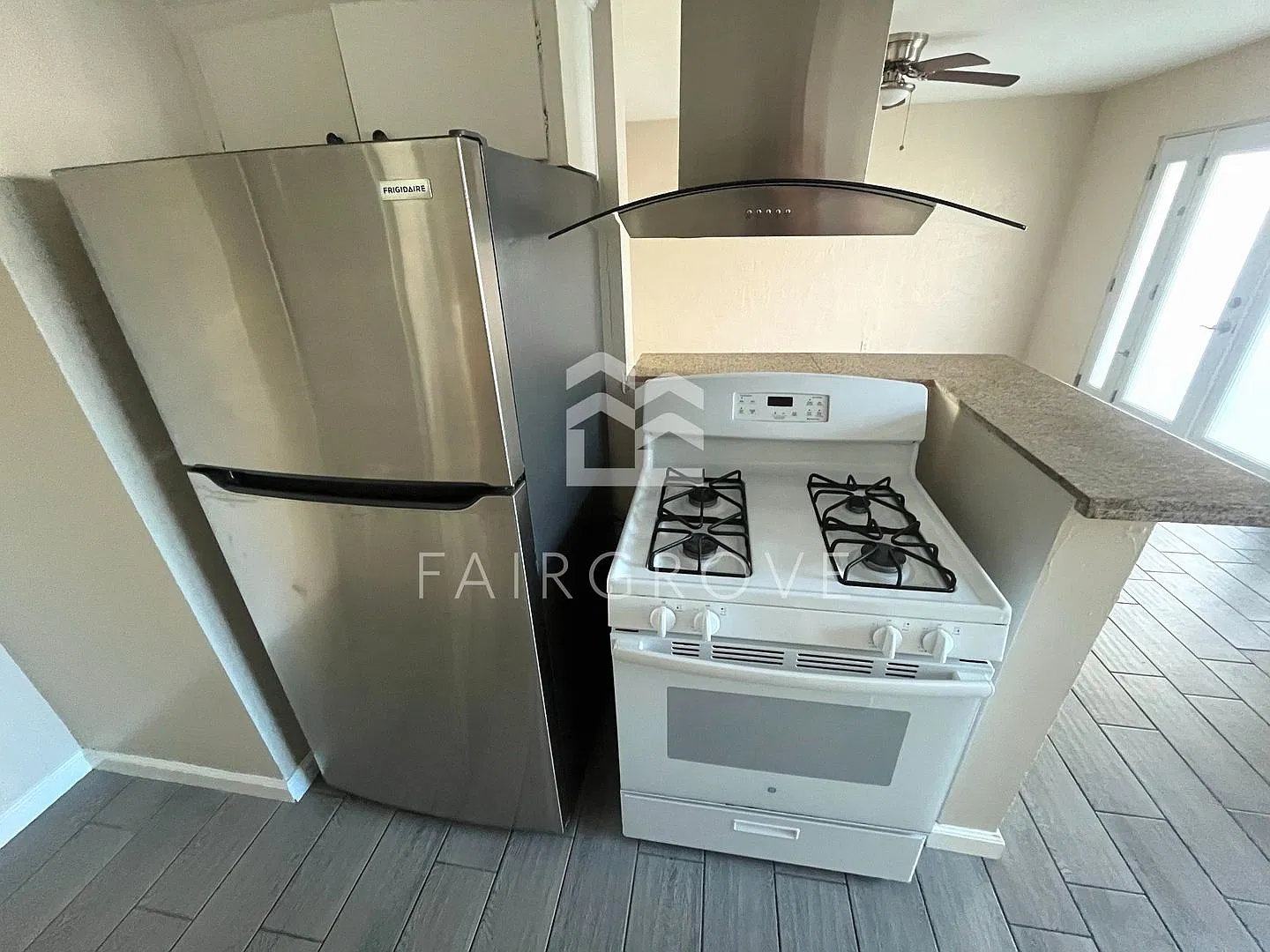218 Chicago in Beautiful Huntington Beach! — Photo 3