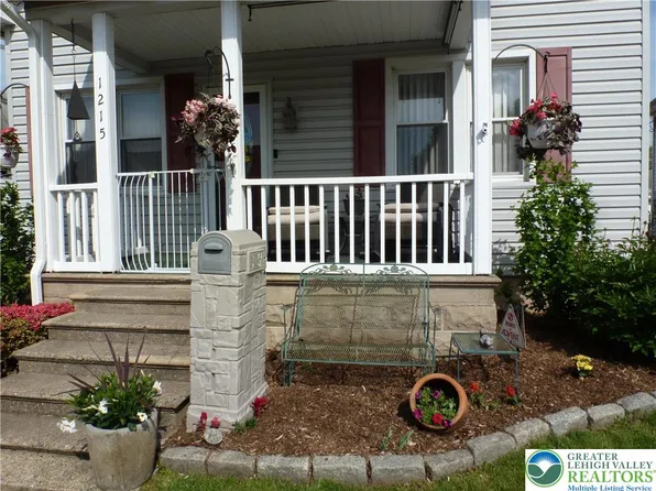 1215 Easton Rd, Hellertown, PA 18055