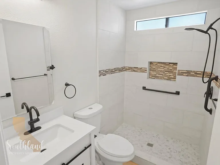 40002 Village 40 — Photo 8