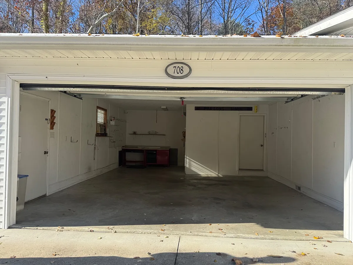 Property Photo - 708 Kenwood Dr